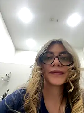 alicee16 online show from October 10, 2025, 8:09 pm