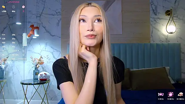 CarolReeves online show from October 13, 2025, 5:53 am