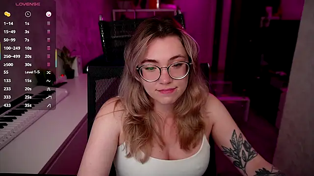 Snapshot of RemyCute chatting on September 13, 2025, 4:51 pm RemyCute online show from September 13, 2025, 4:51 pm