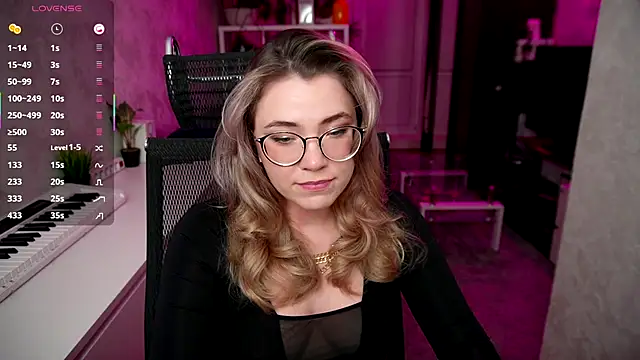 Snapshot of RemyCute chatting on September 27, 2025, 7:31 pm RemyCute online show from September 27, 2025, 7:31 pm