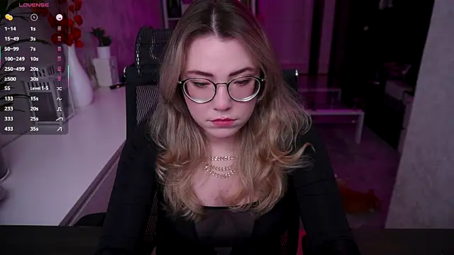 Snapshot of RemyCute chatting on November 29, 2025, 2:06 pm RemyCute online show from November 29, 2025, 2:06 pm