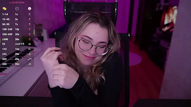 Snapshot of RemyCute chatting on March 20, 2025, 10:40 pm RemyCute online show from March 20, 2025, 10:40 pm