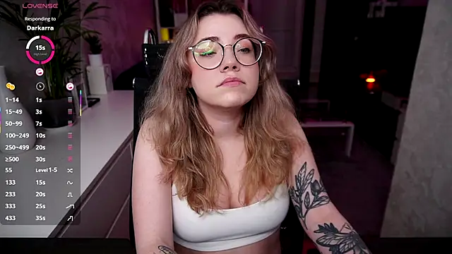 Snapshot of RemyCute chatting on October 25, 2025, 4:18 pm RemyCute online show from October 25, 2025, 4:18 pm