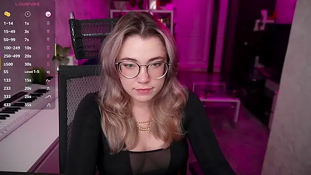 Snapshot of RemyCute chatting on September 20, 2025, 8:03 pm RemyCute online show from September 20, 2025, 8:03 pm