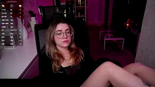 Snapshot of RemyCute chatting on December 13, 2025, 8:04 pm RemyCute online show from December 13, 2025, 8:04 pm