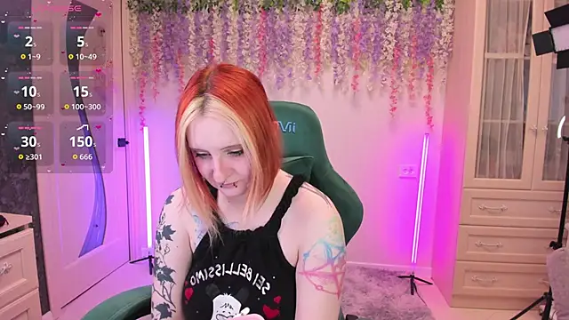 EmmyBunny online show from April 18, 2026, 2:52 pm