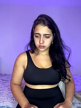 Snapshot of Alicia_Ruiz chatting on November 11, 2025, 6:36 pm Alicia Ruiz online show from November 11, 2025, 6:36 pm