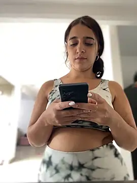 Snapshot of Alicia_Ruiz chatting on October 30, 2025, 7:11 pm Alicia Ruiz online show from October 30, 2025, 7:11 pm