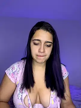 Snapshot of Alicia_Ruiz chatting on December 15, 2025, 10:48 pm Alicia Ruiz online show from December 15, 2025, 10:48 pm