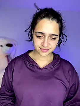 Snapshot of Alicia_Ruiz chatting on November 5, 2025, 1:09 am Alicia Ruiz online show from November 5, 2025, 1:09 am