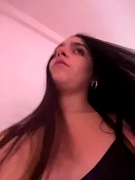 Snapshot of Alicia_Ruiz chatting on October 16, 2025, 6:05 pm Alicia Ruiz online show from October 16, 2025, 6:05 pm