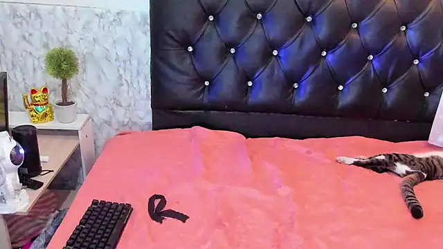 Snapshot of TATIANA_LOPEZ19 chatting on January 23, 2025, 2:55 am TATIANA LOPEZ19 online show from January 23, 2025, 2:55 am