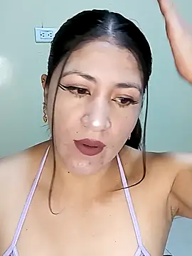 nammy  dirtyhott online show from November 12, 2025, 1:37 pm