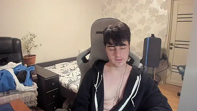 Snapshot of Knuckles17 chatting on December 16, 2025, 1:54 am Knuckles17 online show from December 16, 2025, 1:54 am