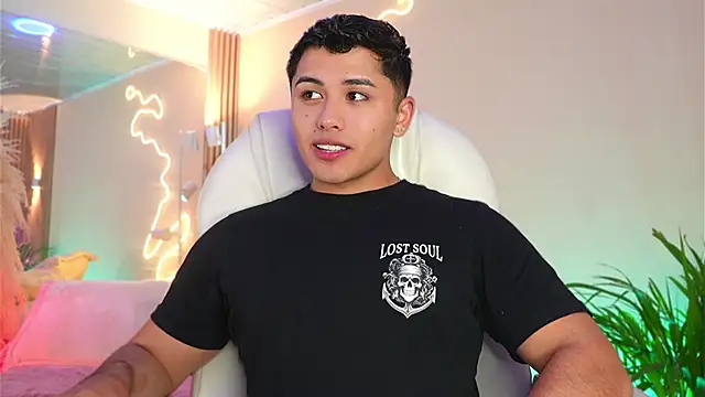 MatiasKorn online show from April 19, 2026, 4:13 am