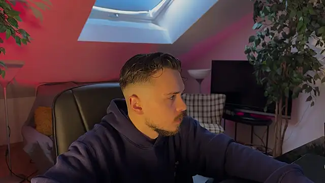 Snapshot of naked_psy chatting on February 21, 2026, 10:39 am naked psy online show from February 21, 2026, 10:39 am