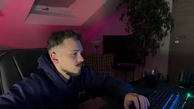 Snapshot of naked_psy chatting on February 23, 2026, 6:52 pm naked psy online show from February 23, 2026, 6:52 pm