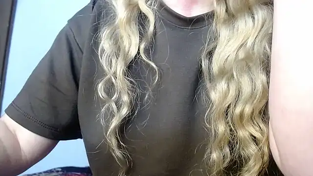 69liamilk69 online show from February 18, 2025, 7:43 am