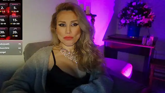 Radmila Queen  online show from December 4, 2024, 5:38 pm