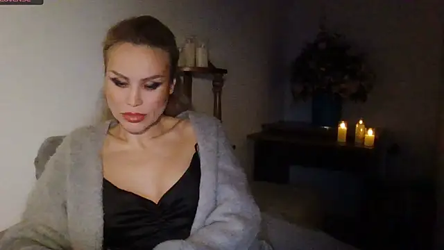 Radmila Queen  online show from December 3, 2024, 6:11 pm