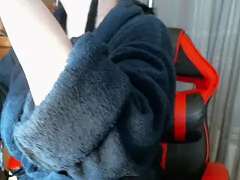 Snapshot of LINDA-SWEET-51 chatting on November 9, 2025, 6:28 am LINDA-SWEET-51 online show from November 9, 2025, 6:28 am