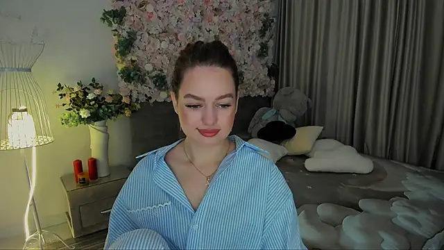 MiracleCurly online show from November 12, 2025, 6:12 pm