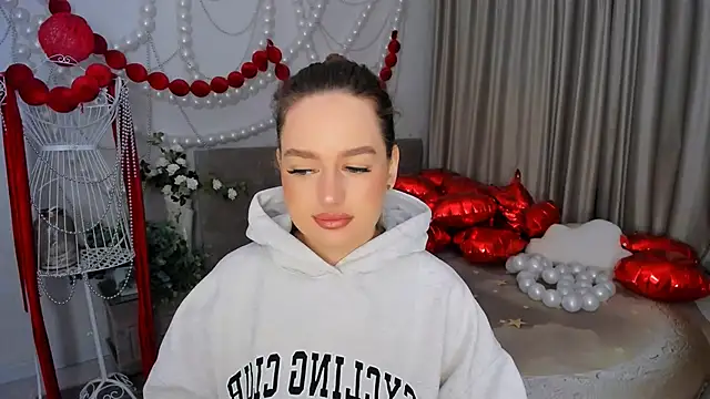 MiracleCurly online show from March 5, 2026, 6:04 pm