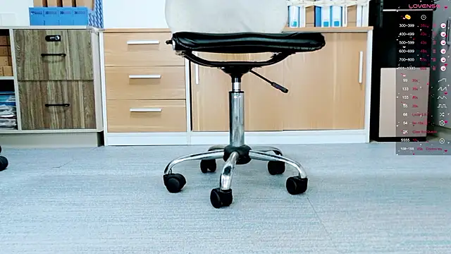 Snapshot of tt50256 chatting on February 3, 2026, 11:37 am tt50256 online show from February 3, 2026, 11:37 am