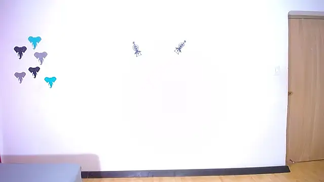 cock whisperer69  online show from December 10, 2024, 1:55 pm