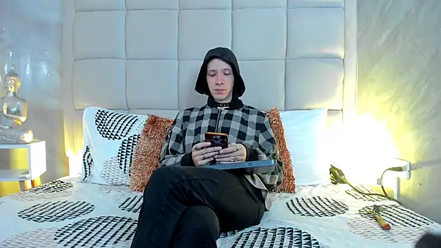 Hecatee 77 online show from February 23, 2026, 7:47 pm