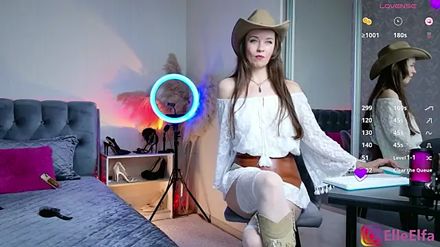 Elfaelle online show from November 20, 2025, 7:47 pm