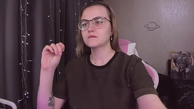 MissBrightShine online show from October 24, 2025, 10:58 am