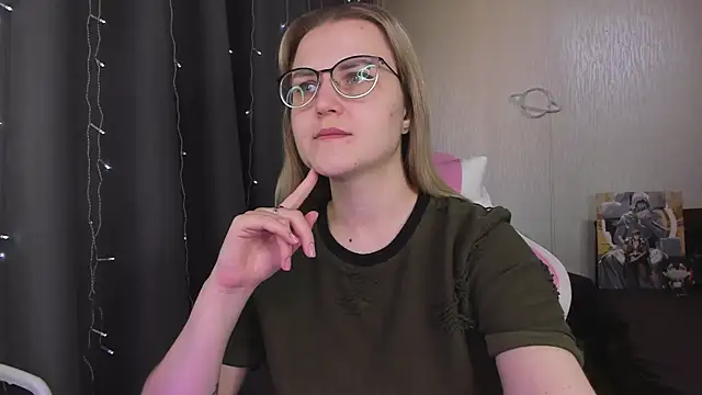 MissBrightShine online show from March 30, 2026, 10:39 am