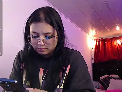 kitt kaat online show from October 18, 2025, 3:52 am