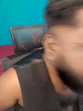 Rayansmith  online show from April 9, 2026, 9:10 pm