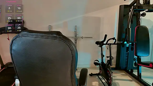 LisaMonroe  online show from April 8, 2026, 8:10 pm