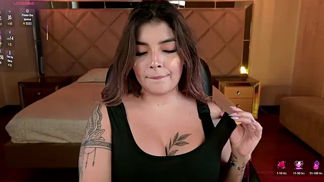 LisaMonroe  online show from March 12, 2026, 8:24 pm