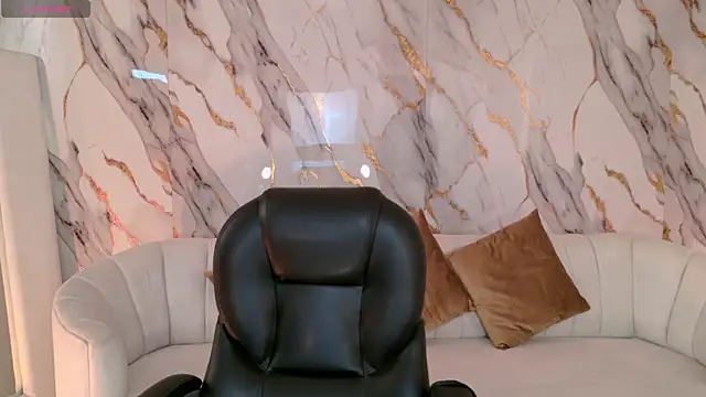 Snapshot of LisaMonroe_ chatting on December 2, 2025, 11:56 am LisaMonroe online show from December 2, 2025, 11:56 am