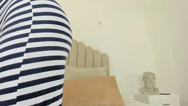 Snapshot of sarita_duque chatting on October 31, 2025, 12:13 pm sarita duque online show from October 31, 2025, 12:13 pm