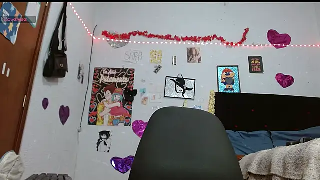 Snapshot of Saray_extrovert_ chatting on September 15, 2025, 4:02 am Saray extrovert online show from September 15, 2025, 4:02 am