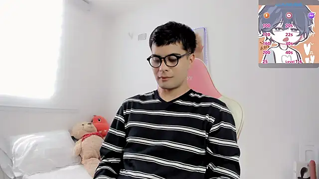 lucas cute online show from December 2, 2025, 6:20 pm