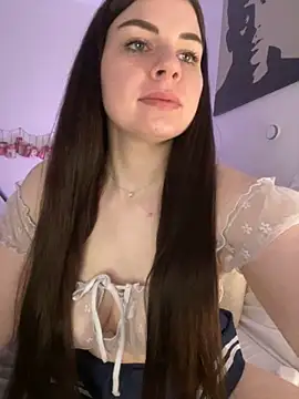 EllyNora online show from December 4, 2025, 3:22 pm