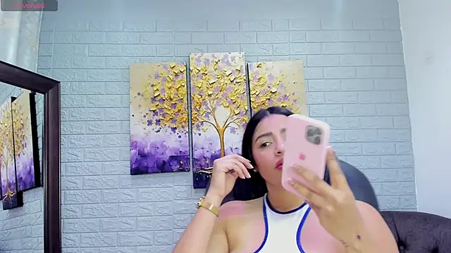 Snapshot of Paula_Desousa chatting on December 5, 2025, 8:06 pm Paula Desousa online show from December 5, 2025, 8:06 pm