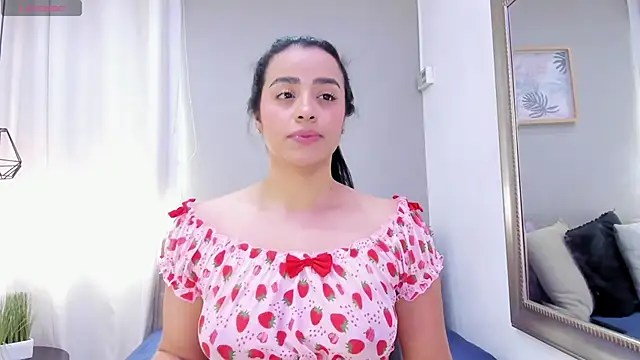 Snapshot of Paula_Desousa chatting on September 16, 2025, 5:36 pm Paula Desousa online show from September 16, 2025, 5:36 pm