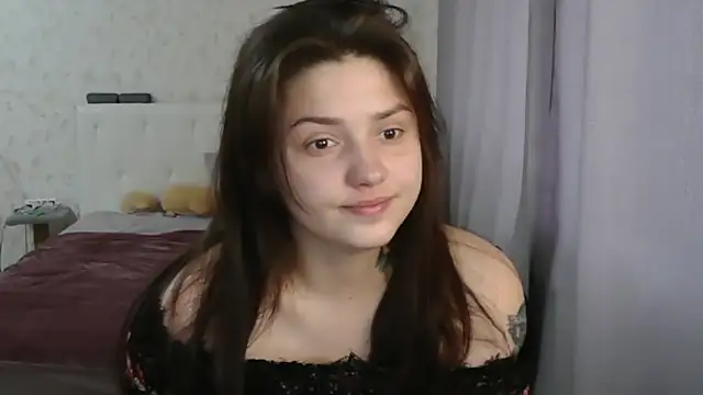 Snapshot of juliettkalen chatting on May 13, 2026, 4:19 am juliettkalen online show from May 13, 2026, 4:19 am