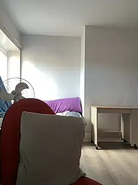 Snapshot of Katty-UA chatting on May 13, 2026, 5:09 pm Katty-UA online show from May 13, 2026, 5:09 pm