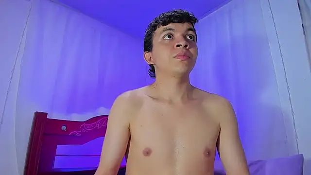 Snapshot of Lucaas_King chatting on September 25, 2025, 9:21 pm Lucaas King online show from September 25, 2025, 9:21 pm