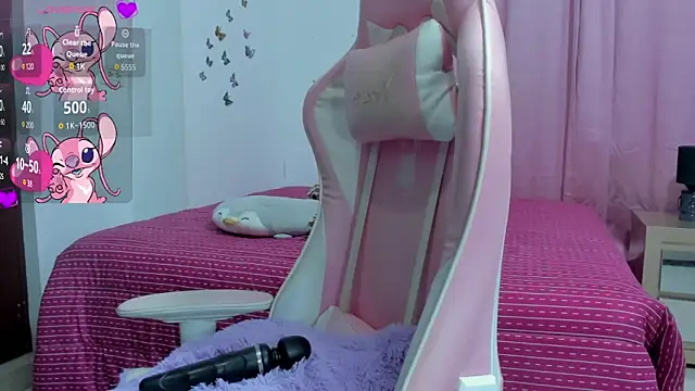 Snapshot of Madison_boom chatting on December 3, 2025, 9:14 pm Madison boom online show from December 3, 2025, 9:14 pm