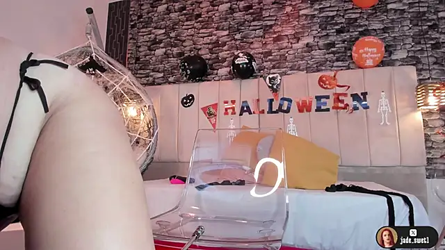 jade swet online show from October 31, 2025, 9:39 am