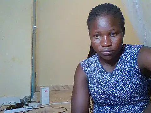 Snapshot of prettychic5 chatting on February 4, 2026, 2:12 pm prettychic5 online show from February 4, 2026, 2:12 pm